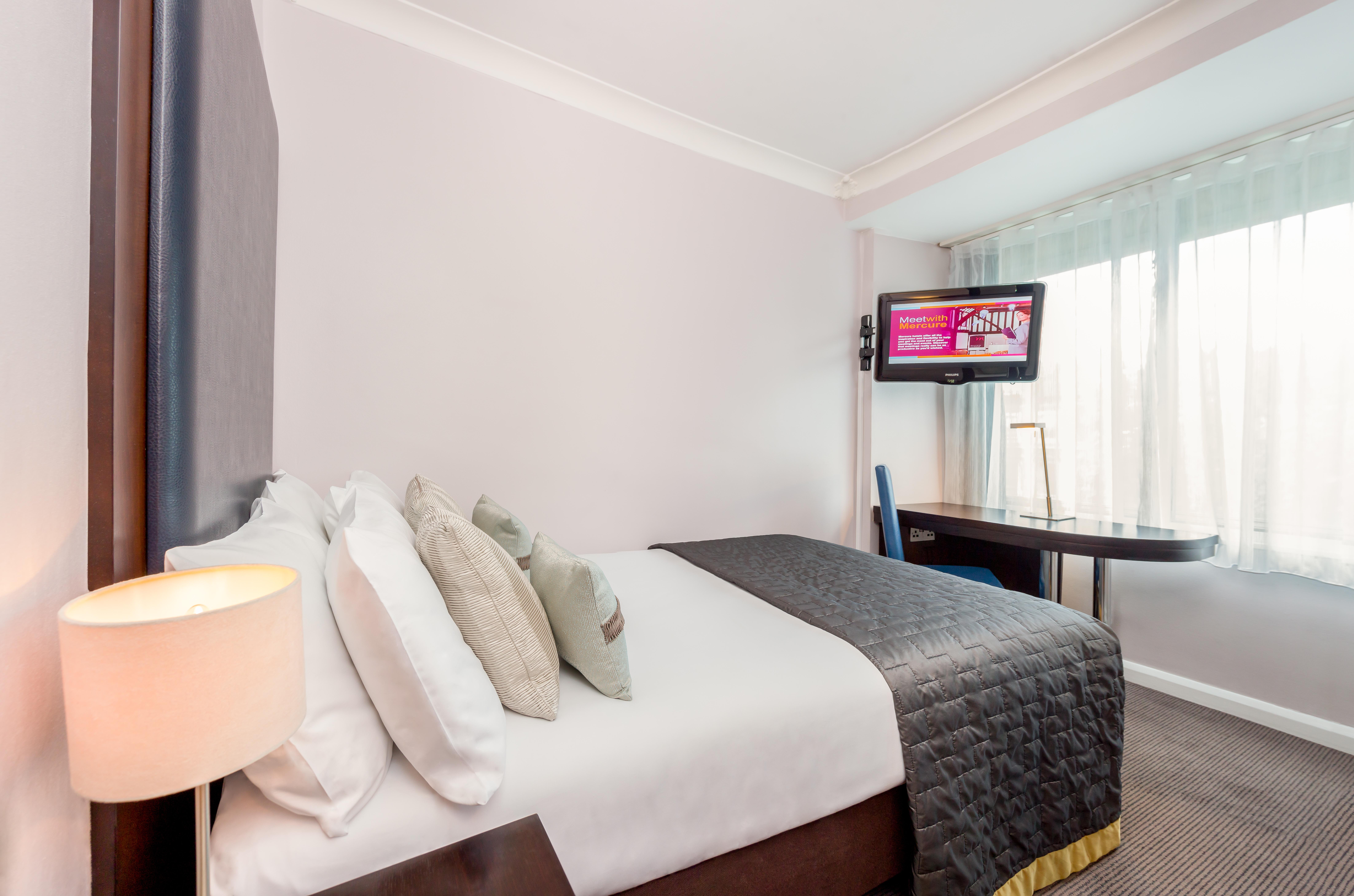 Mercure London Kensington Hotel Bagian luar foto